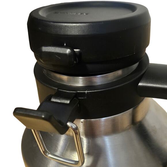 Stanley Go Growler, 64oz Stainless Steel Vacuum Insulated Growler - Picture 5 of 7